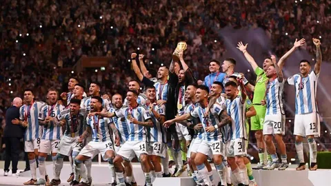 雄鹿再夺四连冠！新三巨头合力得67分，热火新星孤军奋战砍下40分